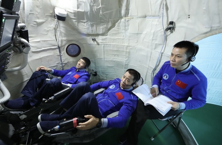 Shenzhou 12. crew training