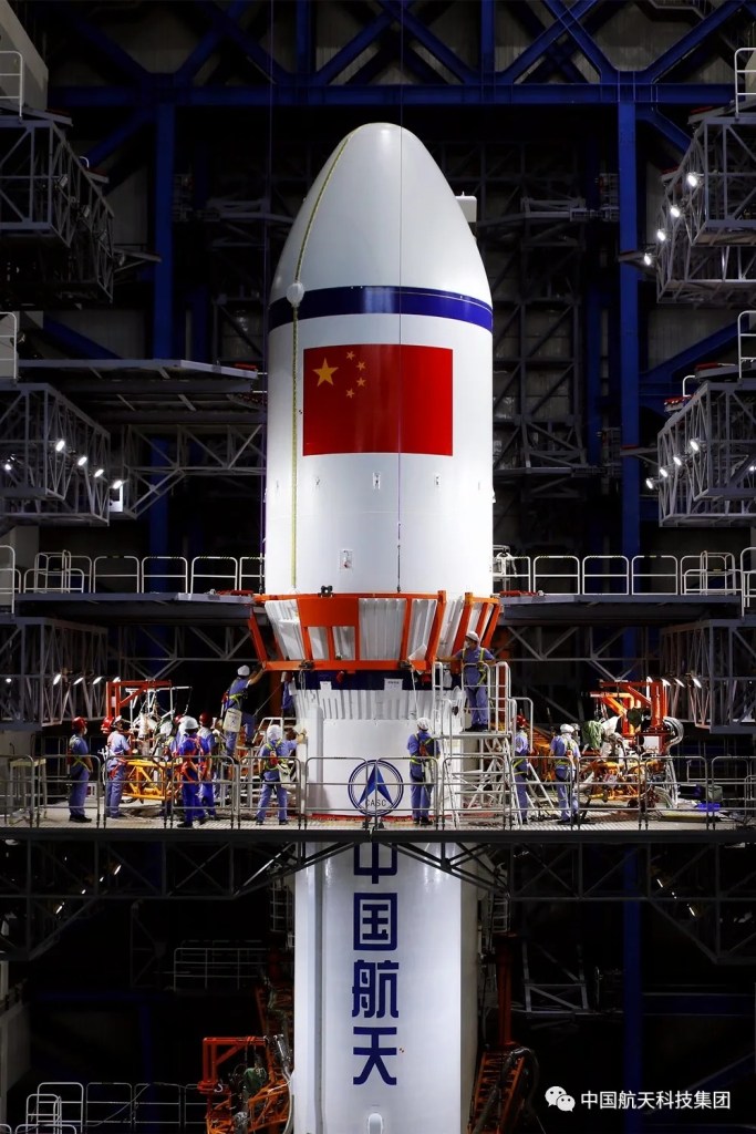 Assembly of the ChinaSat 1E satellite on top of the Long March 7A Y5 rocket