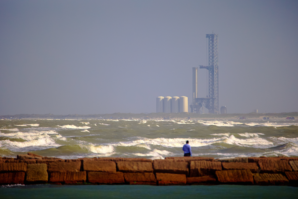 dolphin tour spi, starbase, spacex, staship