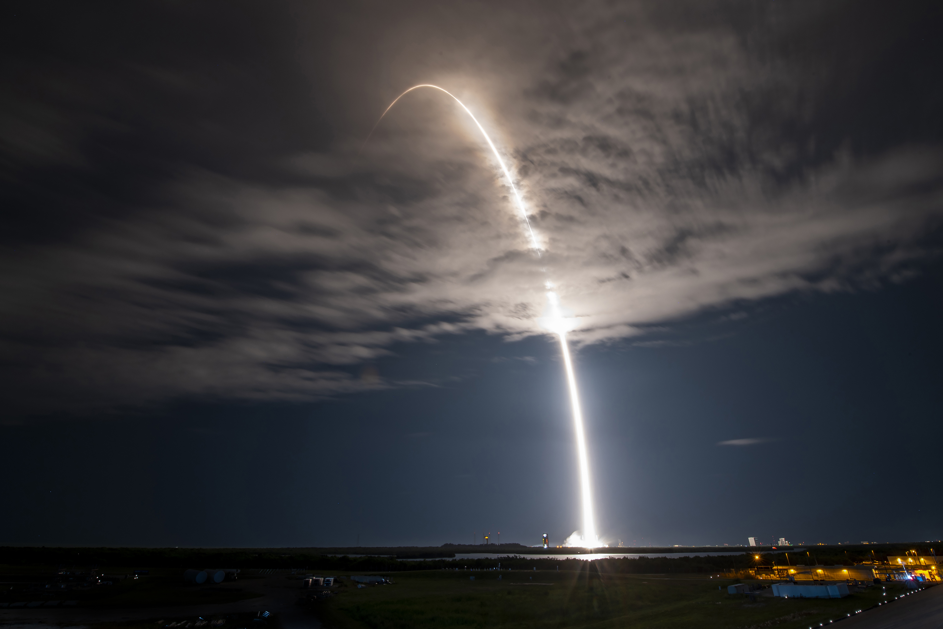SpaceX: Starlink satellte production now 120 per month