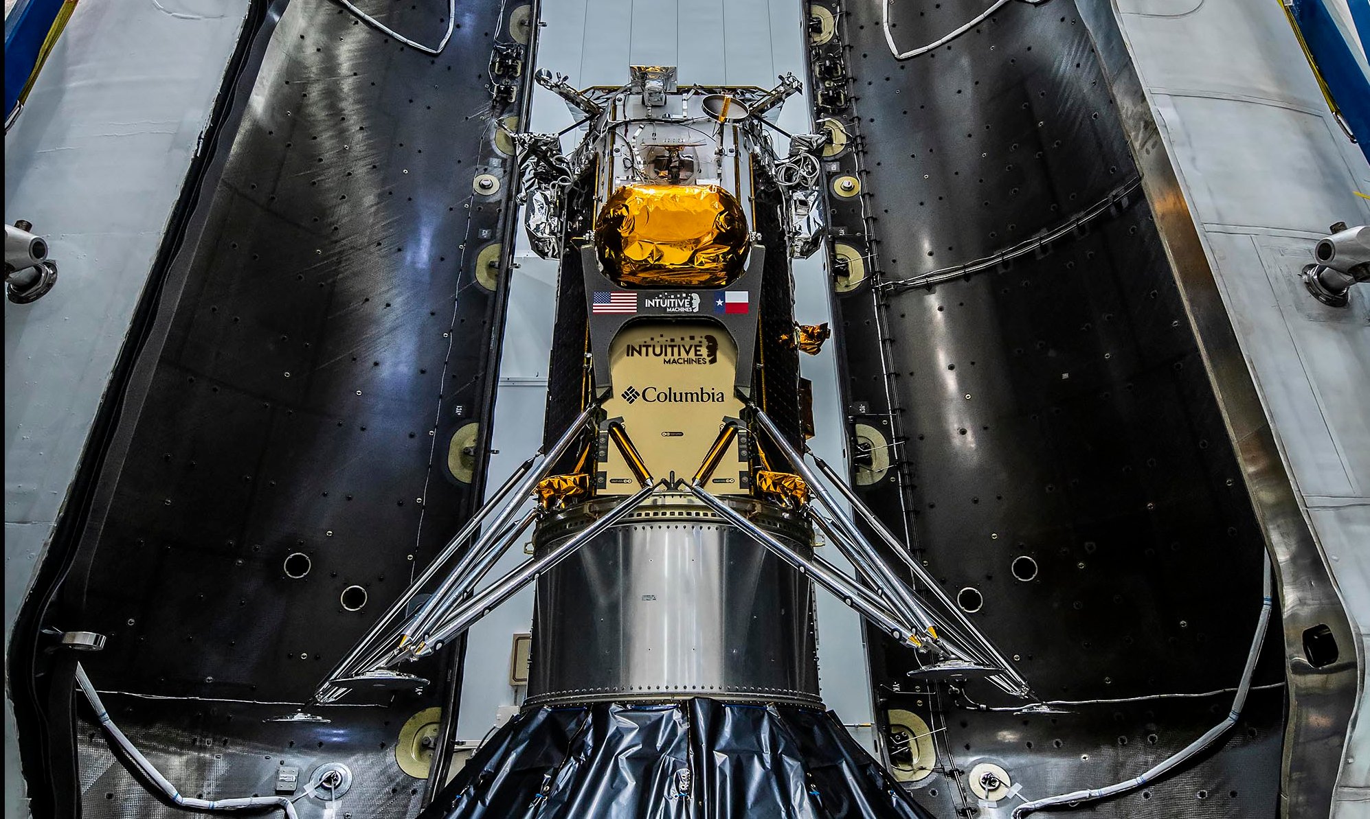 El Nova-C Odysseus esperando a ser encapsulado entre las cofias del Falcon 9 previo a la misión IM-1 de Intuitive Machines