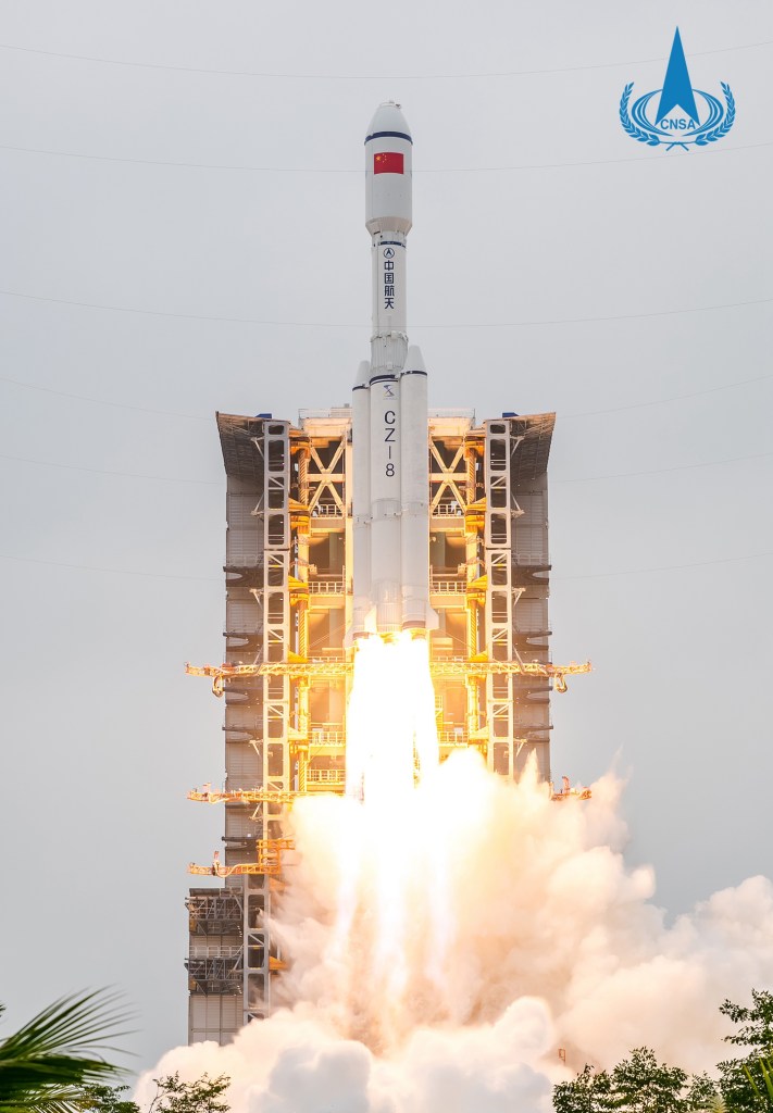 Long March-8 Y-1 lifting off from the Wenchang Spacecraft Launch Site (Credit: CNSA)